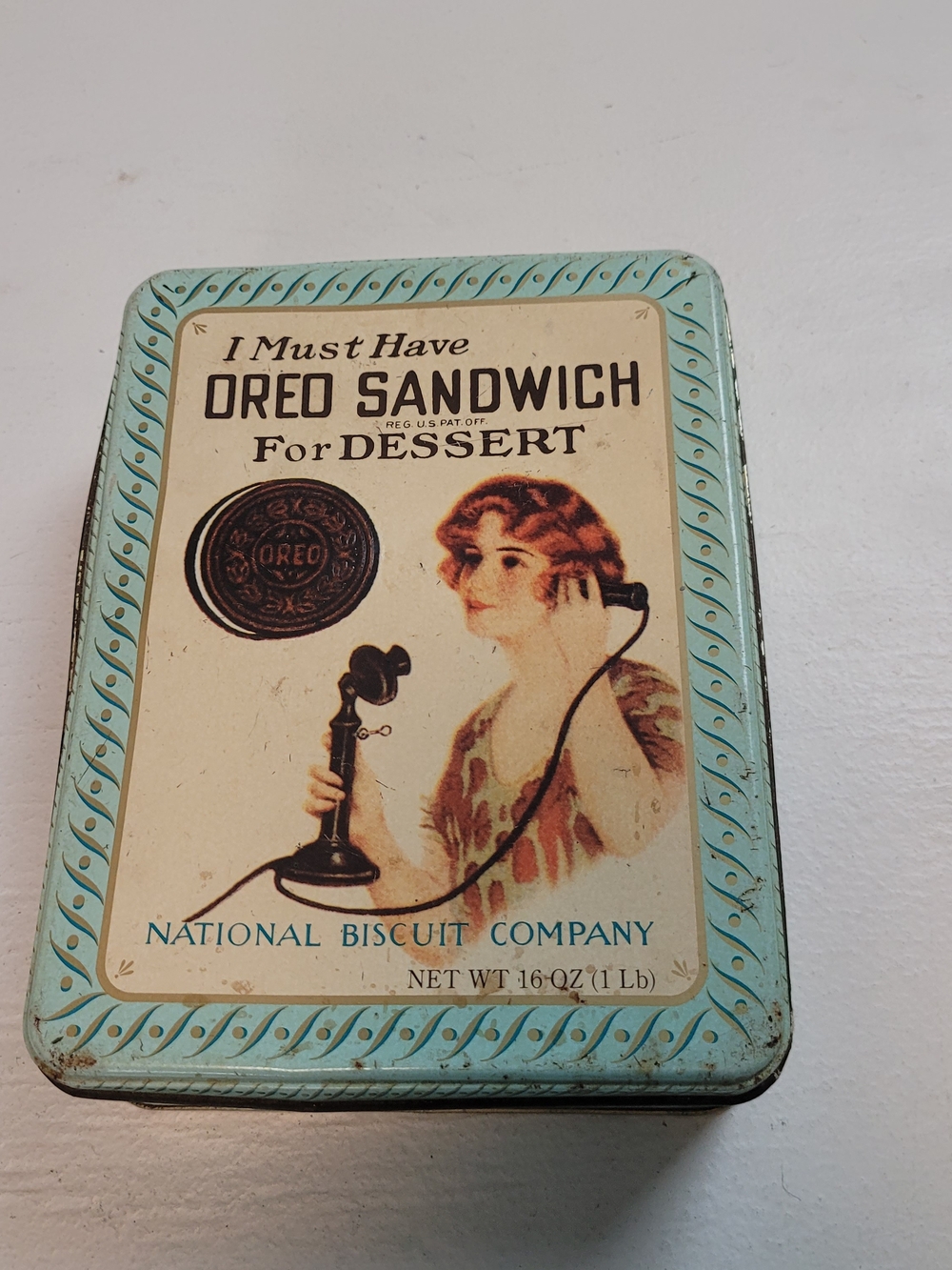 vintage 1986 Nabisco Oreo cookie tin